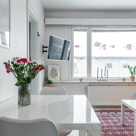 아파트 Nice Studio With Balcony Next To Railway Station